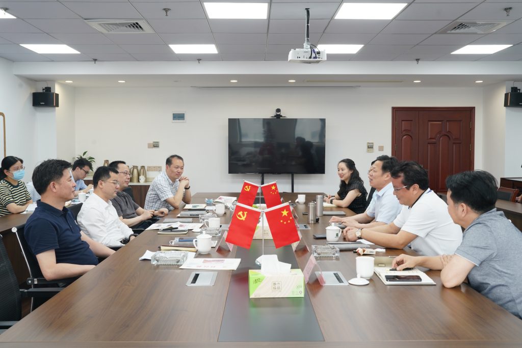 寧波高新區(qū)管委會主任、黨工委副書記勵成杰一行蒞臨科信走訪調(diào)研