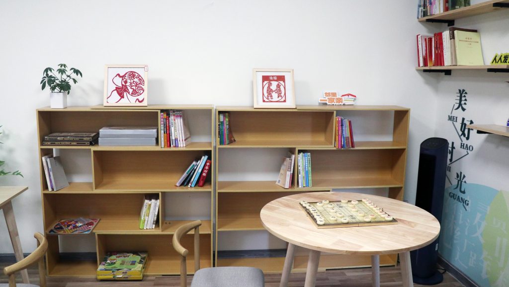 關愛老人 “益”起同行 | 科信黨支部赴明珠社區(qū)開展“夕陽驛站”志愿服務