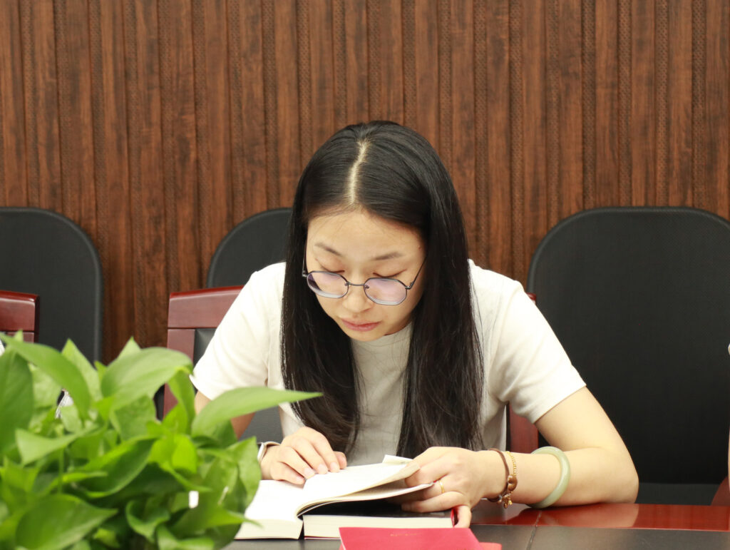 迎七一讀經典 聯建聚合力 | 科信聯合黨支部與新暉社區黨委共赴紅色書香之約