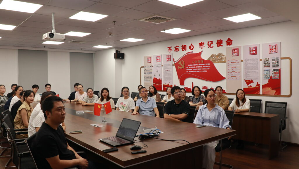 致敬偉大歷史，砥礪奮進初心｜科信聯合觀看抗戰勝利80周年閱兵盛況